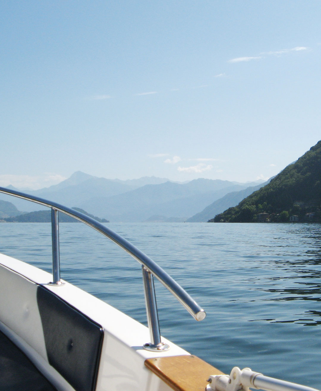 Relaxing on board while discovering Lake Como at your own pace.